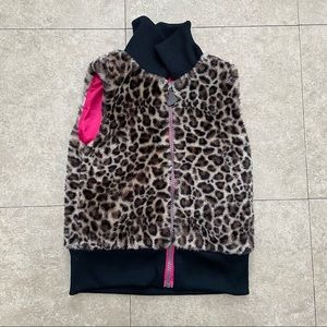 Betsey Johnson faux fur vest 4t